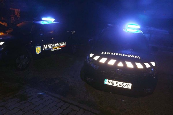 Jandarmii au depistat patru tineri cu droguri asupra lor, în parcarea de la plaja Modern