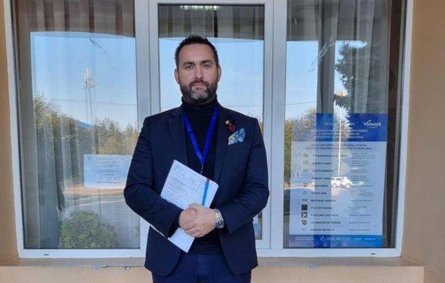 Senator liberal: „Elena Lasconi nu stăpânește nici măcar abecedarul meseriei de jurnalist“