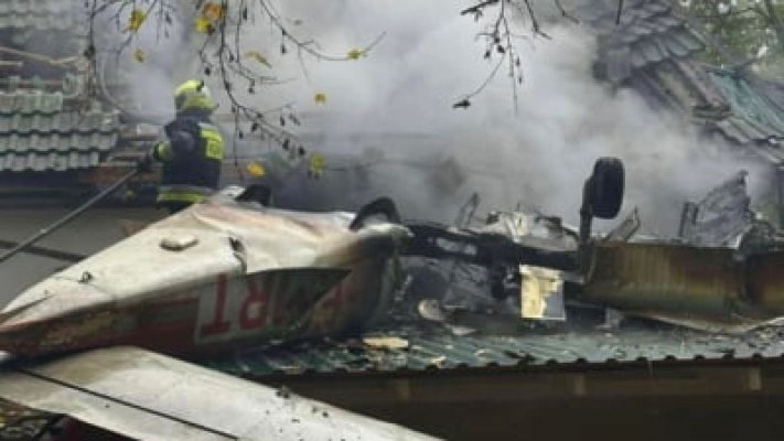  Accident aviatic în Republica Moldova: un avion s-a prăbușit peste o casă și a luat foc