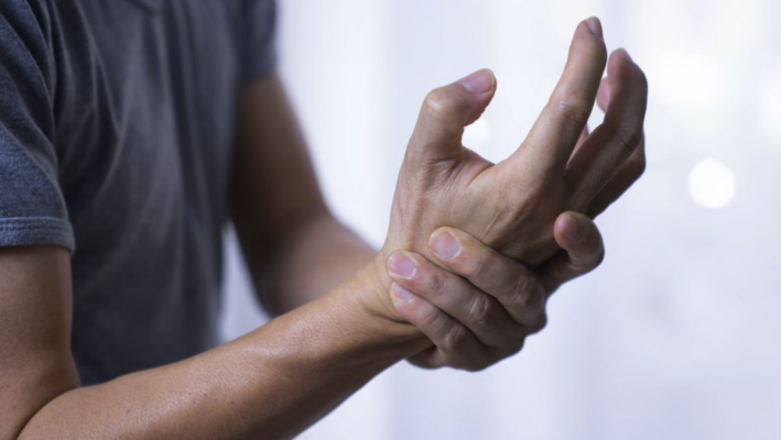 AHS, sindromul înfiorător care face ca mâinile tale să acționeze după propria lor voință