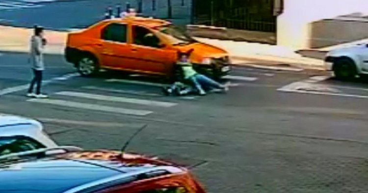Una dintre femeile care au atacat-o pe Mirela Vaida s-a aruncat în fața mașinii