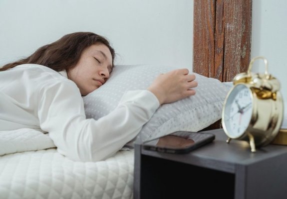 Ce spun medicii despre necesarul de somn în funcție de vârstă și temperatura ideală în cameră