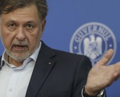 Rafila, despre scandalul Pfizer: Cineva a pus o bombă și îi critică pe cei care au încercat să o dezamorseze