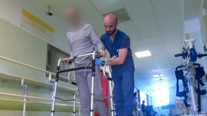 Caz medical rar în România: Un tânăr de 27 de ani a paralizat brusc, din cauza unui virus