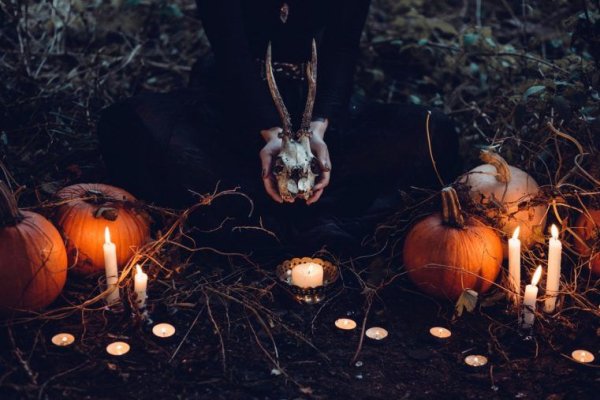 I-auzi! Preoții propun o alternativă la Halloween, considerat o amenințare spirituală. Vezi de ce! 