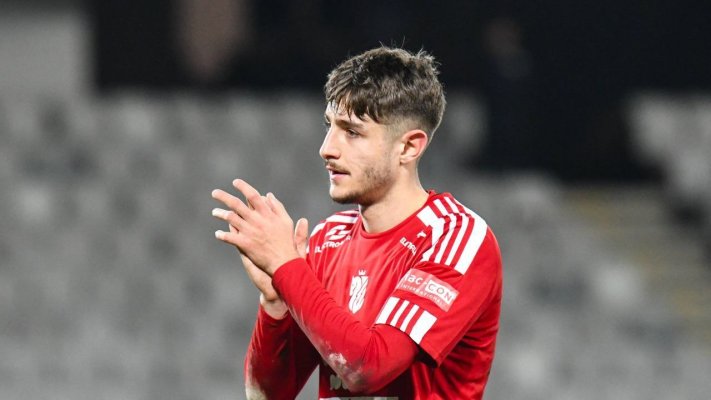 Fotbal: Adrian Şut, înlocuit cu Victor Dican în lotul naţionalei României