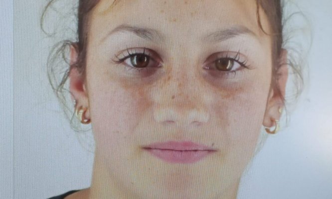 Copilă de 13 ani, dispărută din Petroșani. Autoritățile cer ajutorul populației