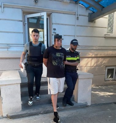 18 ani de închisoare pentru bărbatul care a ucis o bătrână de 90 de ani dând foc apartamentului unde locuia 