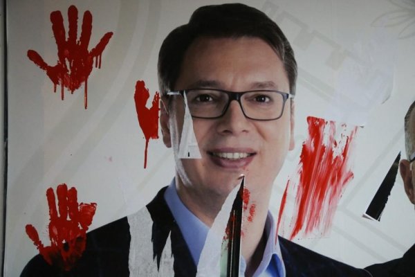 Haos în Serbia, după tragedia din Novi Sad. Oamenii protestează și cer arestarea lui Vucic