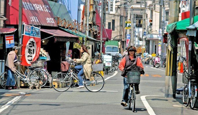 Bicicliștii din Japonia care folosesc telefonul în timp ce pedalează sau sunt băuți riscă să facă închisoare