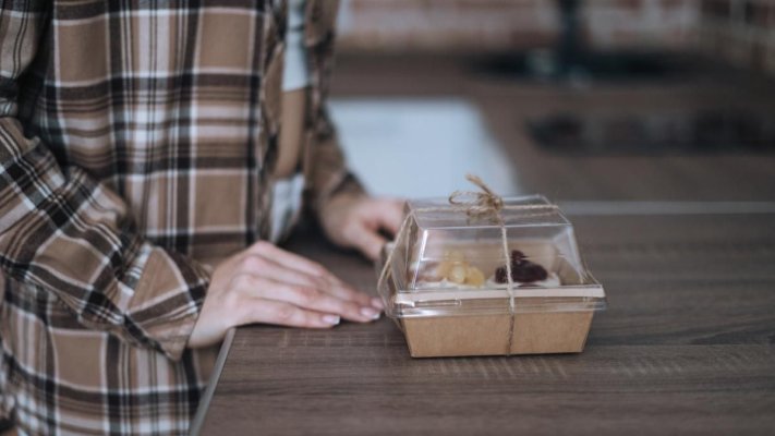 Un bărbat și-a lăsat testamentul pe spatele unor cutii. Instanța a luat o decizie neașteptată