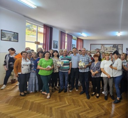 Primăria Hârșova a sărbătorit retragerea la pensie a doi angajați