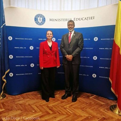 Ministrul Ligia Deca s-a întâlnit cu directorul general al Agenţiei pentru Energie Nucleară a OCDE