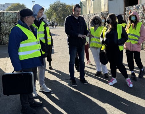 Studenții de la Facultatea de Electromecanicǎ Navalǎ, în vizitǎ la Stația de Sortare a Deșeurilor Reciclabile!