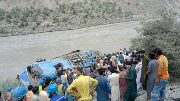 Accident teribil în India! Cel puțin 36 de peroane au murit într-un autocar 
