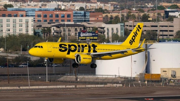 Un avion de pasageri a fost ciuruit de gloanțe: un însoțitor de bord a fost rănit! Video