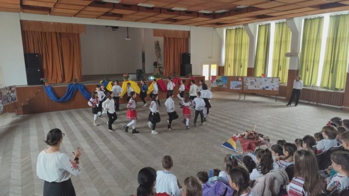 Ziua Națională sărbătorită de elevii Liceului ,,Lucian Blaga”