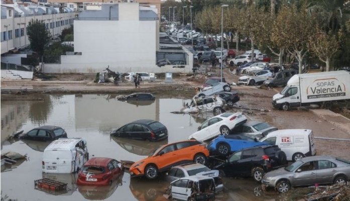 Prăpăd în zona din Spania unde locuiesc cei mai mulți români: S-a emis Cod Roșu