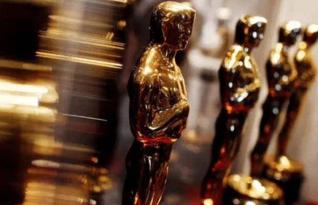 A fost desemnat prezentatorul premiilor Oscar. A fost ales pentru umorul său strălucitor