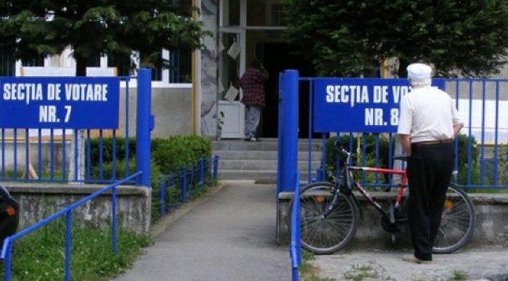 Un bărbat s-a dus la vot cu arma la el. Polițiștii au deschis dosar penal