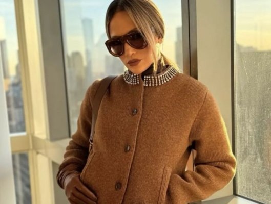 Jennifer Lopez face furori în pantaloni scurți