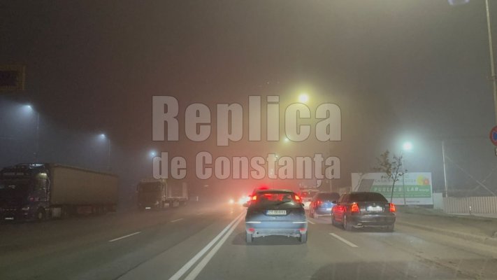 Atenţie, şoferi! Constanța a fost acoperită de o ceață densă. Trafic îngreunat, pe varianta oraşului. Video