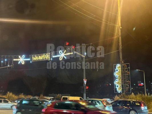 Luxten se ocupă cu luminițele de sărbători și anul acesta... dar poate le și aprinde 