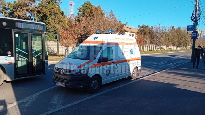 O femeie a fost lovită pe trecerea de pietoni, în KM 4-5. Video