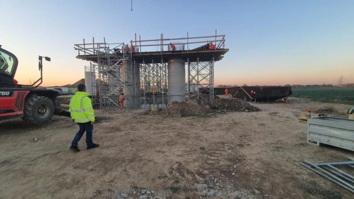 A început să se construiască podul peste lacul Cernica