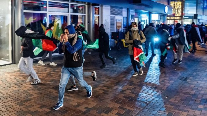 Atac violent la Amsterdam: Suporterii israelieni au fost bătuţi cu bestialitate