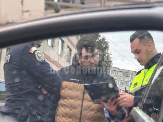 La un pas de bătaie. Scandal în parcarea unui Mega Image, din cauza unei casierițe. Video