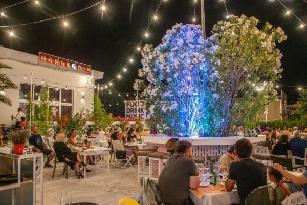 V-ați pregătit... portofelul?! Cât mai costă, anul acesta, petrecerea de Revelion la restaurantele din Constanța!?