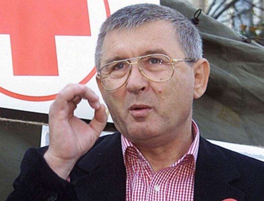 ”O gașcă de profitori politici cu gagici de ocazie și amante sponsorizate… Nu le vine să creadă că totul se duce de râpă”