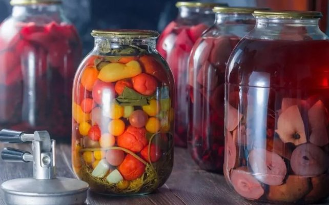 Fructe pe care le poți transforma în murături. Sunt mult mai gustoase decât legumele
