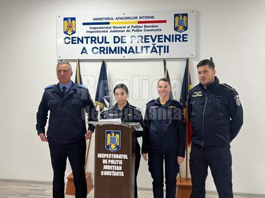 Polițiștii, sesizați că un grup de persoane ar continua propaganda electorală. Video