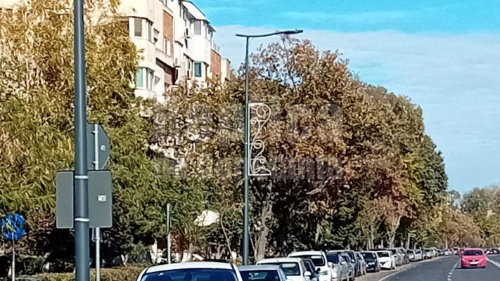 A început montarea luminițelor de Crăciun, la Constanța. Vezi ce zice primarul Chițac! Video