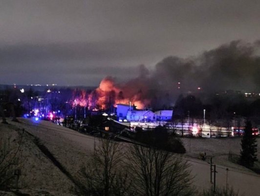 Un avion s-a prăbușit pe o casă într-o zonă rezidențială de lângă aeroportul din Vilnius 