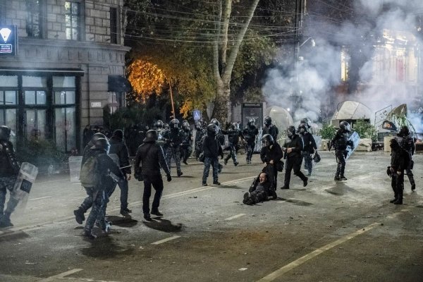Georgia este în pragul unei revoluții: Proteste extrem de violente 