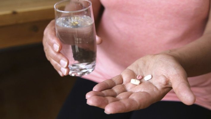 Rezistența la medicamente antimicrobiene, inclusiv antibiotice, ucide 1,3 milioane de oameni în fiecare an