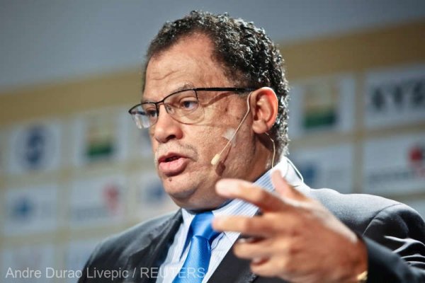 Fotbal: Preşedintele Federaţiei sud-africane, arestat pentru fraudă financiară