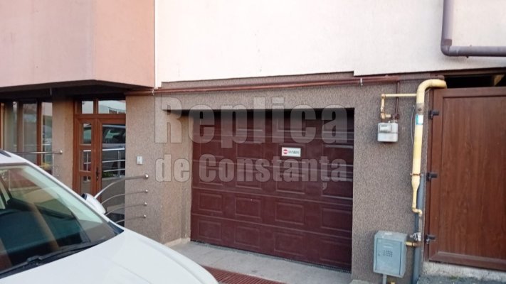 Incredibil! Un loc de parcare din zona Trocadero costă mai mult decât... un apartament? Video