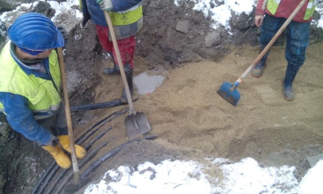 Mai mulţi „Dorei“ care au „săpat“ direct în țeavă au lăsat aproape 2.000 de locuințe fără gaze