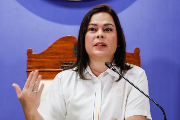 Președintele Marcos este amenințat cu asasinarea, de către vicepreședinta Filipinelor