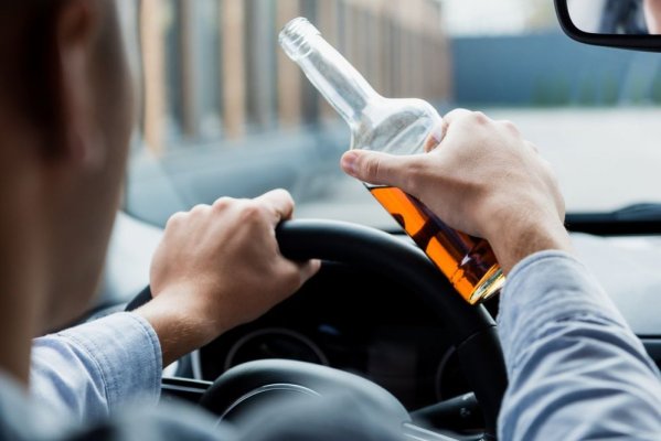 Doi șoferi, prinși pe drumurile din Constanța: unul beat la volan, altul minor fără permis