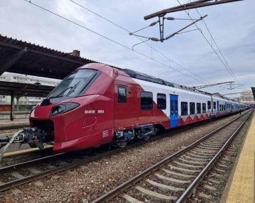 Primul tren electric nou, introdus în circulație. Pe ce rută va circula și cât costă un bilet