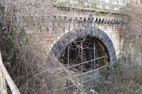 CFR bagă 150 de mil. de euro să deschidă un tunel pe care l-a închis în 1992, pentru a avea acces feroviar în Port