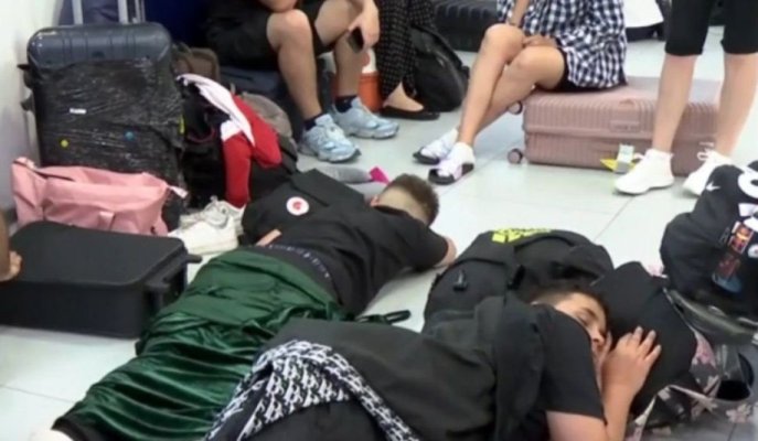 200 de români ai zborului Wizz Air blocați 24 de ore pe aeroportul Malmo din Suedia 