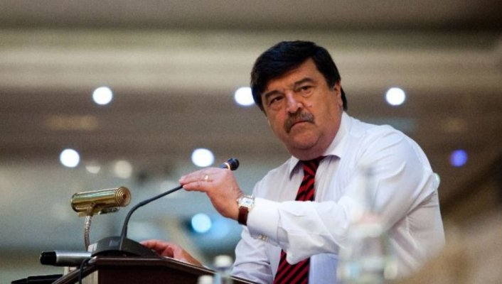 Toni Greblă, șeful AEP depune plângere penală. Cere verificarea afișelor electorale ale lui Călin Georgescu