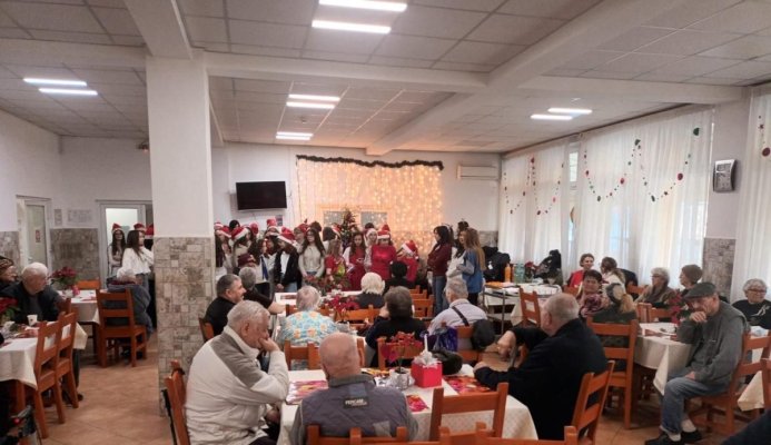 Colindători și bucurie la Căminul pentru Persoane Vârstnice din Constanța