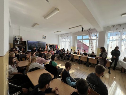 Dacă nu pot vizita Muzeul de Istorie Constanța, a venit muzeul la ei... la elevii din Siliștea!